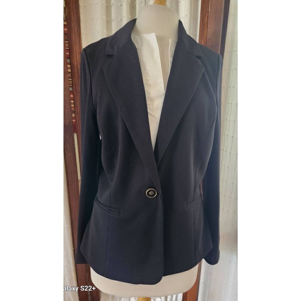 J32  My Collection 1 button blazer with black n white floral print lining